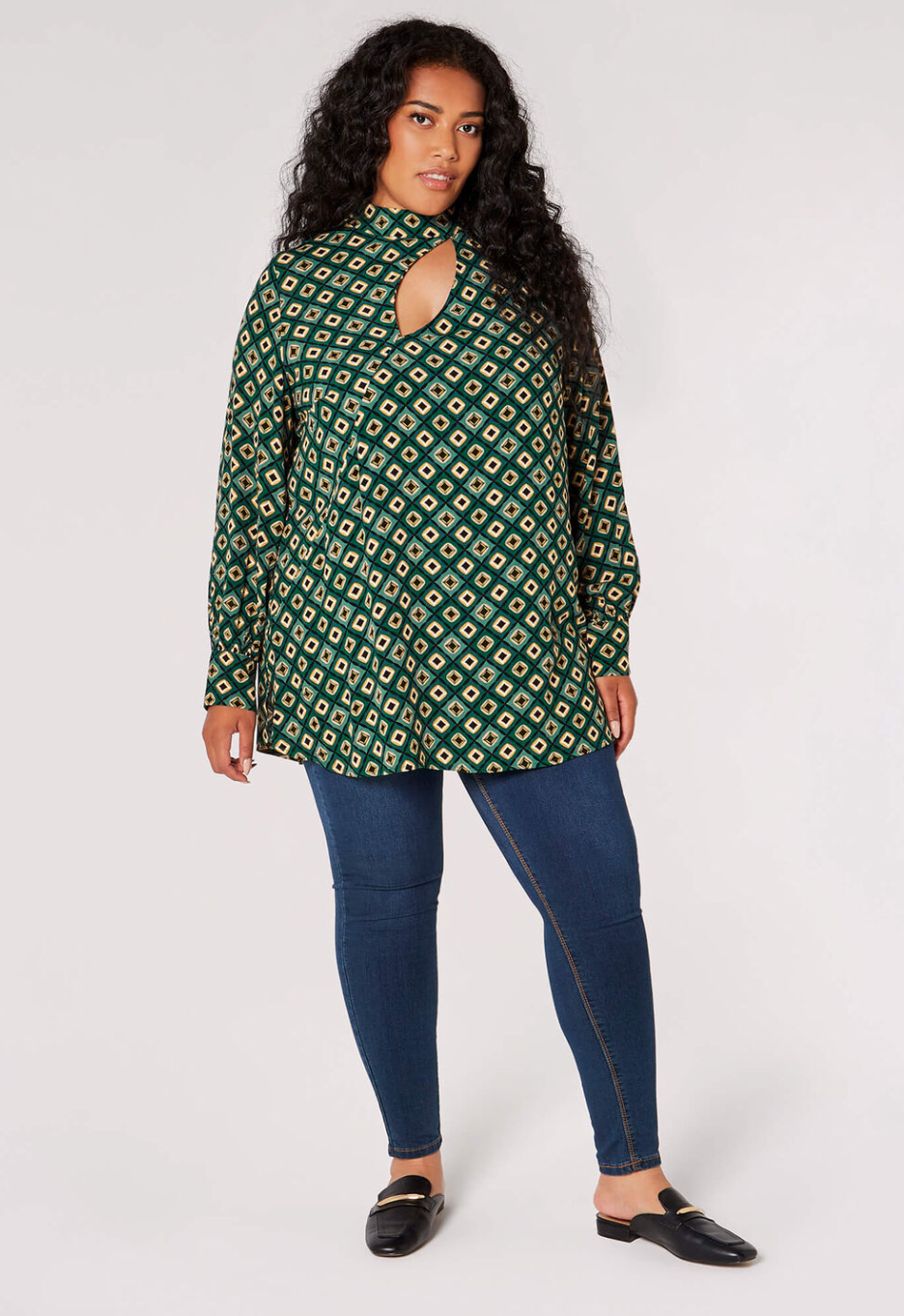 Curve Geometric Keyhole Blouse